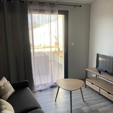 Studio Meuble Du Bourg Puymiclan Eksteriør billede